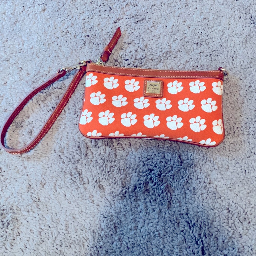 Dooney & Bourke wristlet